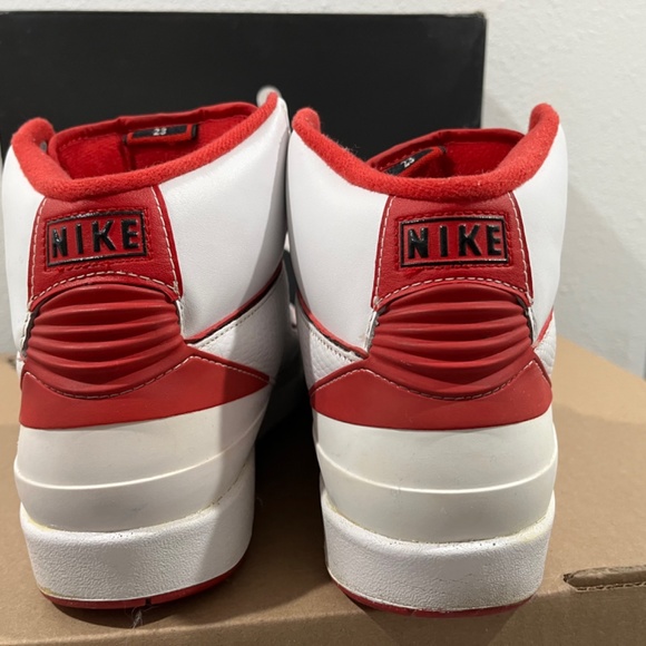 Air Jordan 2 - Picture 3 of 7